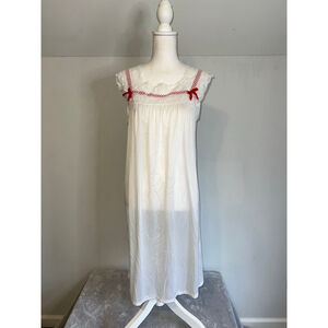 VTG Spotlight White & Red Chemise Slip Coquette Cottagecore